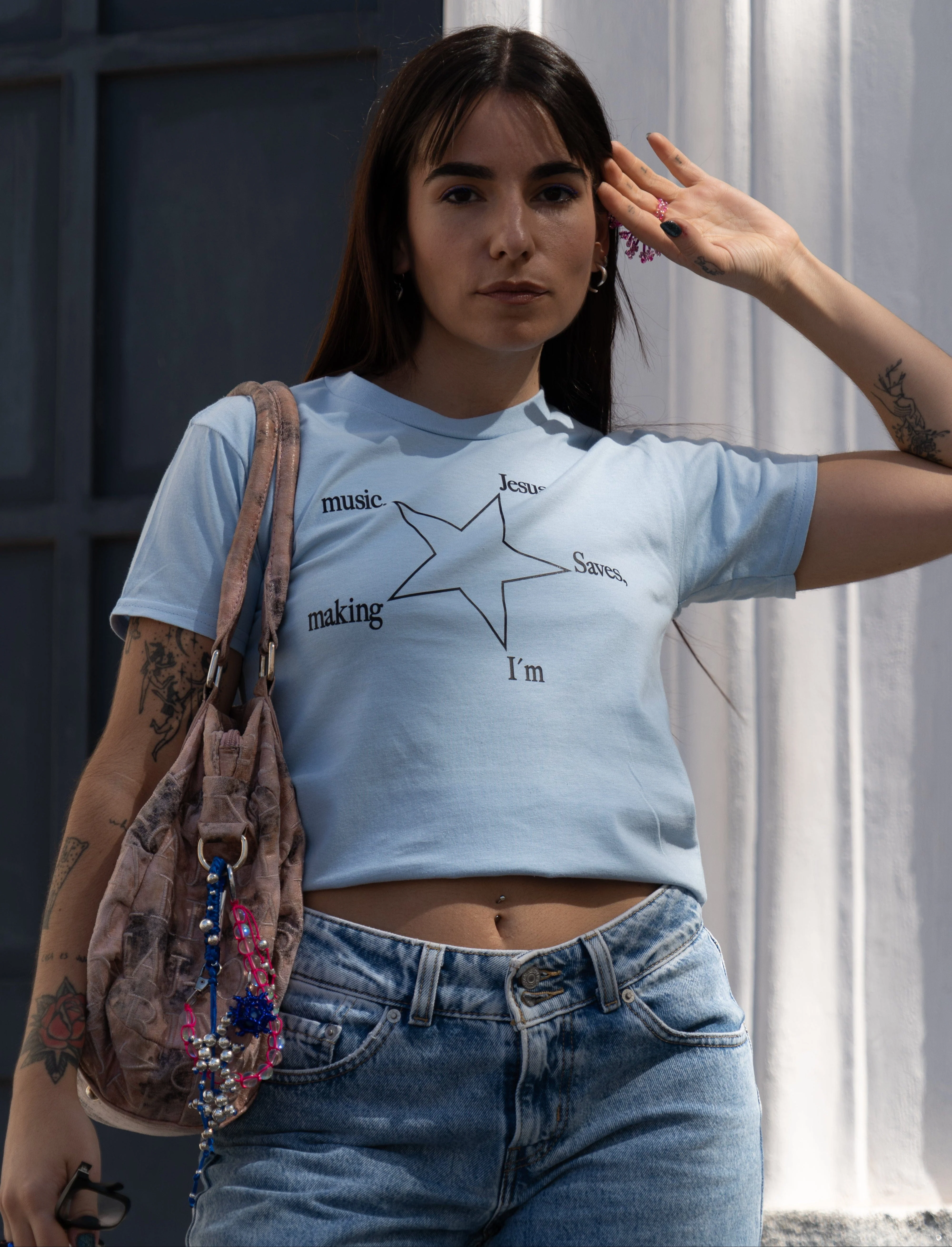 She Sounds - Camiseta "Jesus Saves" (Color Azul) - Image 3